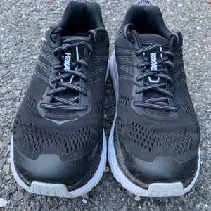 HOKA Clifton 6, women’s size 8 wide